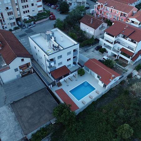 Apartment Zara - Luxury Apartment With Private Pool المظهر الخارجي الصورة