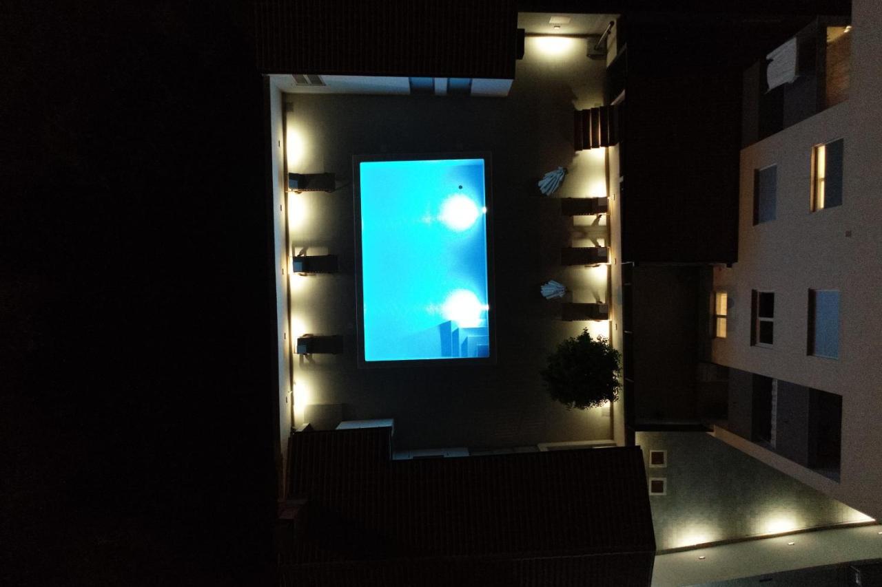 Apartment Zara - Luxury Apartment With Private Pool المظهر الخارجي الصورة