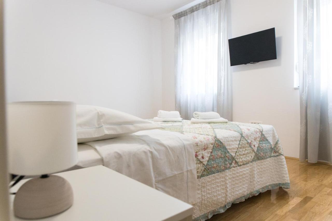 Apartment Zara - Luxury Apartment With Private Pool المظهر الخارجي الصورة