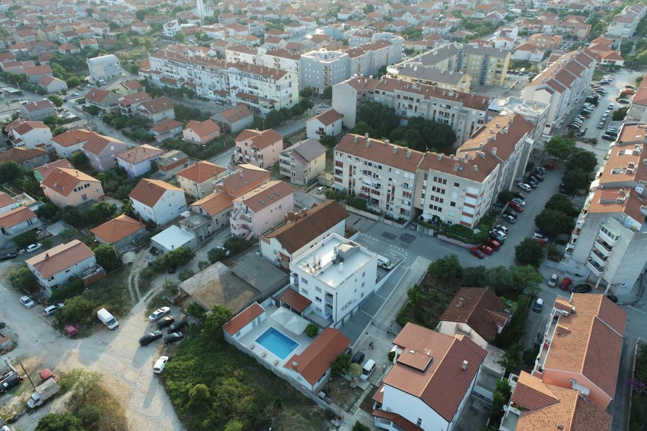 Apartment Zara - Luxury Apartment With Private Pool المظهر الخارجي الصورة