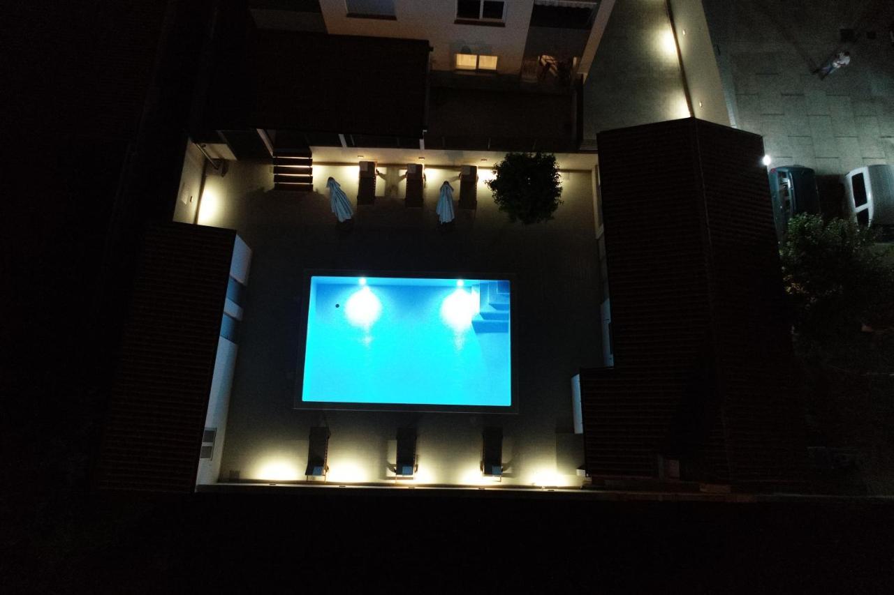 Apartment Zara - Luxury Apartment With Private Pool المظهر الخارجي الصورة