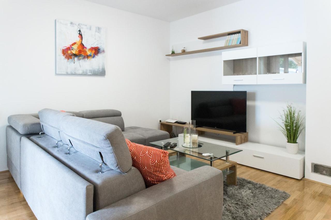 Apartment Zara - Luxury Apartment With Private Pool المظهر الخارجي الصورة