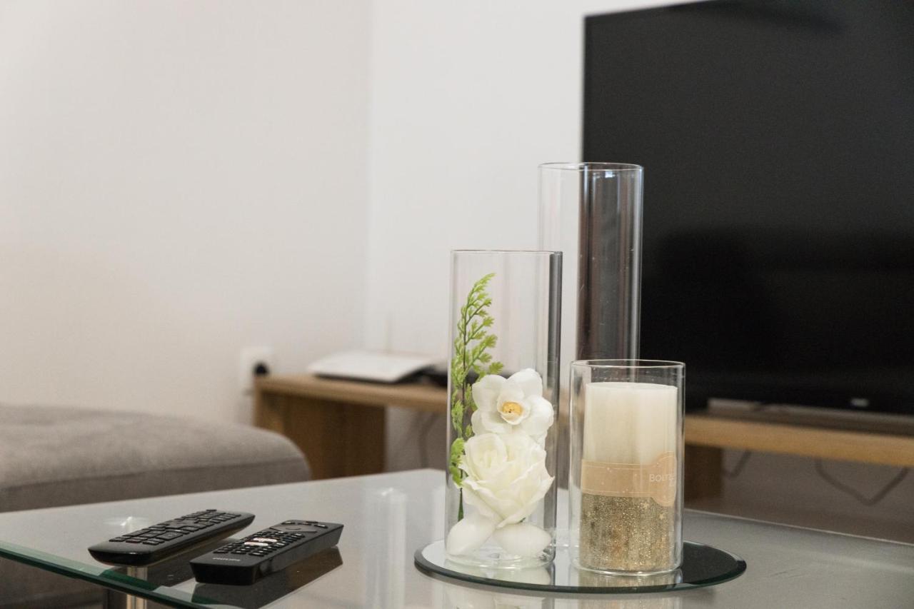 Apartment Zara - Luxury Apartment With Private Pool المظهر الخارجي الصورة