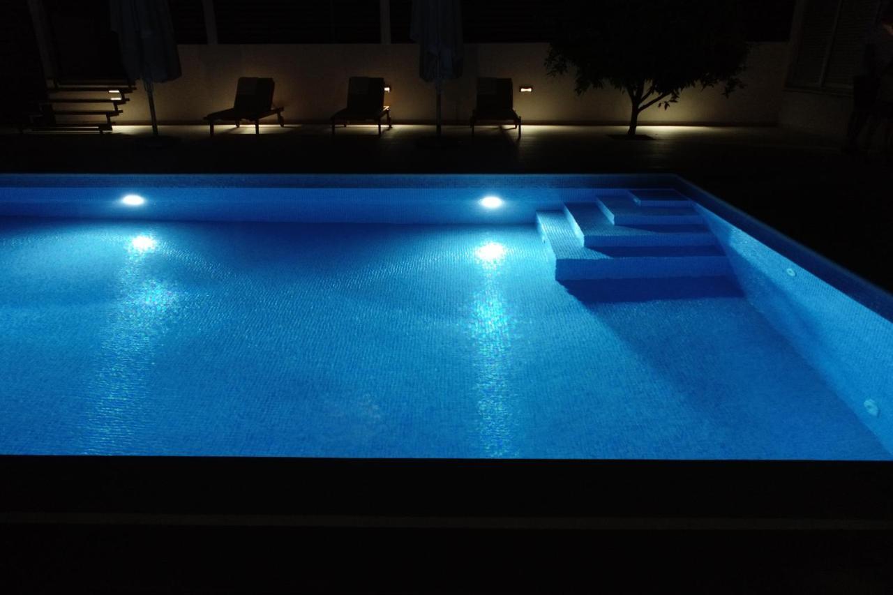 Apartment Zara - Luxury Apartment With Private Pool المظهر الخارجي الصورة